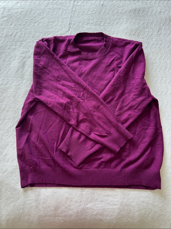 Sweaters - Crewneck Sweater in Deep Magenta
